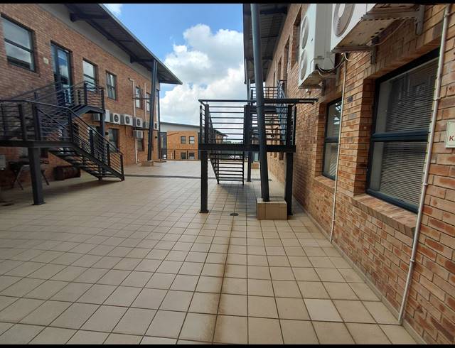 472M² OFFICE TO LET IN PAULSHOF